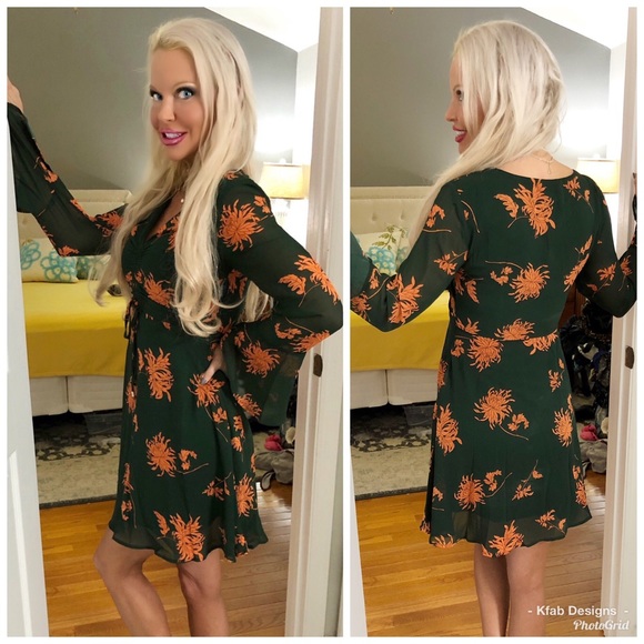 ❤️ LAST 1! Green/Rust Bell Sleeve Floral Dress - Picture 3 of 3